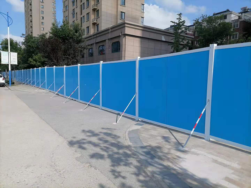 連云港市灌云縣城鄉(xiāng)一體化污水治理工程圍擋已安裝完畢